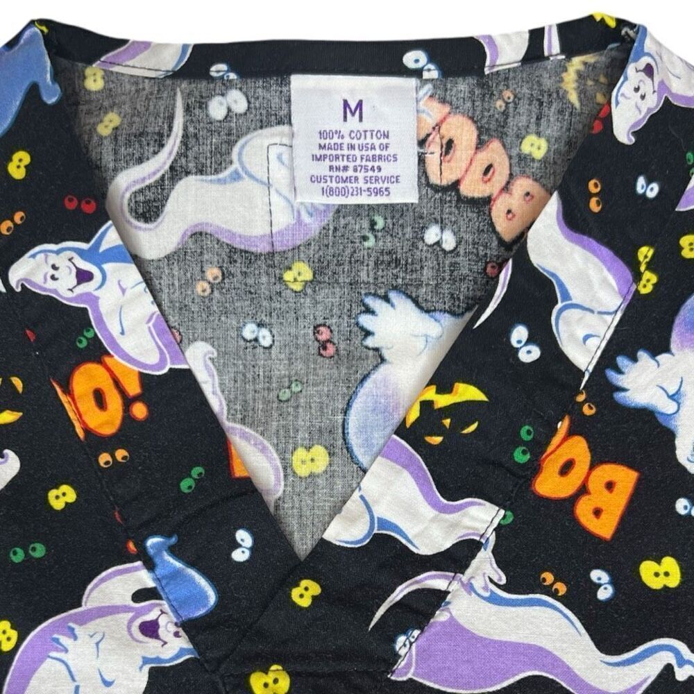 SCRUBS Halloween Friendly Ghosts BOO! Women's Scrub Top Size M - Picture 4 of 4
